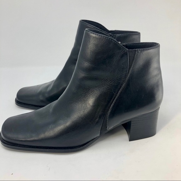 Covington Shoes - Covington Women’s Black Leather Ankle Boots 9M